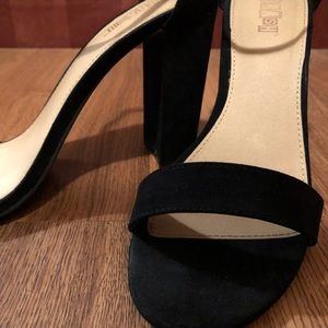 Black sandal block heels!
